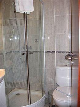 Hotel Grand Цетинє Екстер'єр фото